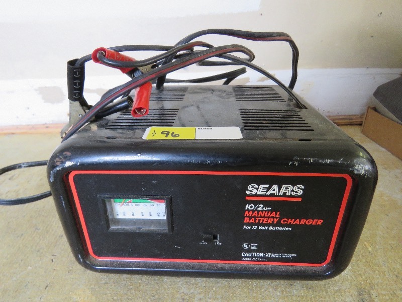 lot 96 image: Battery Charger