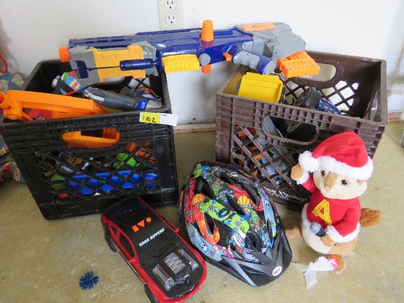 lot 102 image: Kids toys lot