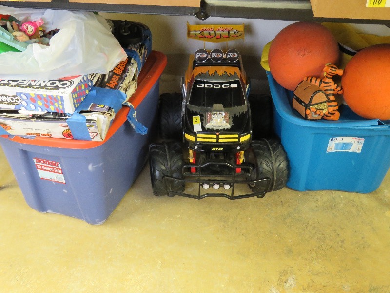 lot 128 image: Huge Toy Lot