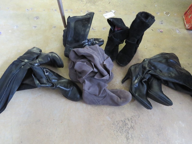 lot 139 image: Womens Boots