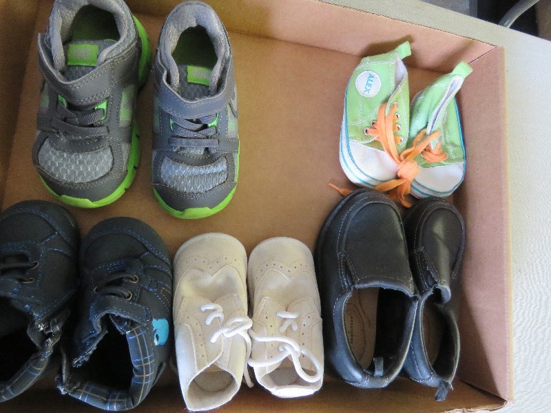 lot 140 image: Kids Shoes