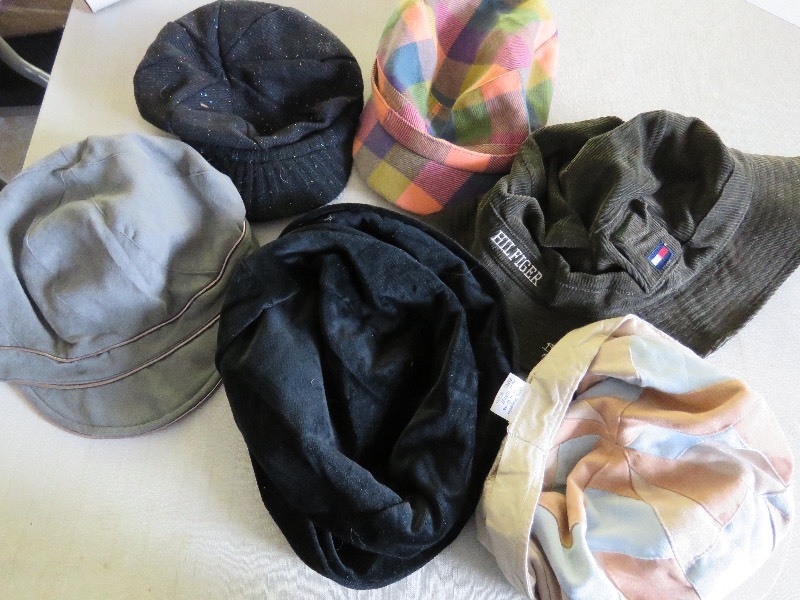 lot 141 image: Womens Hats
