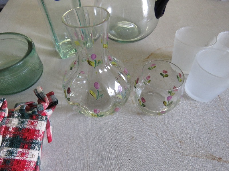 lot 142 image: Kitchen Dcor