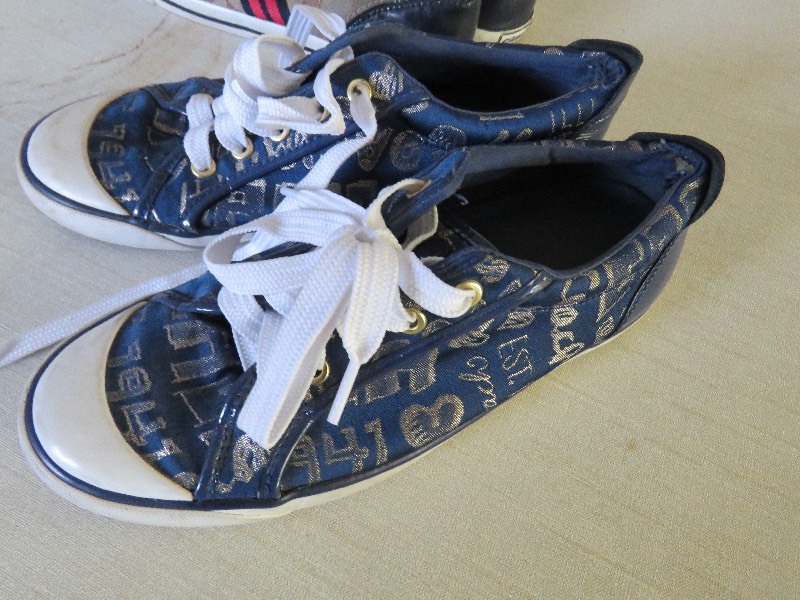 lot 153 image: Coach Shoes