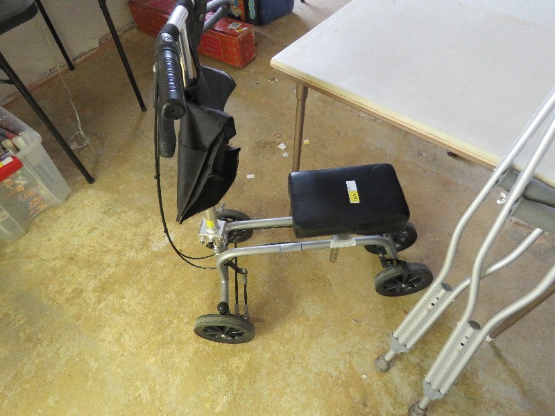 lot 167 image: Medical Lot