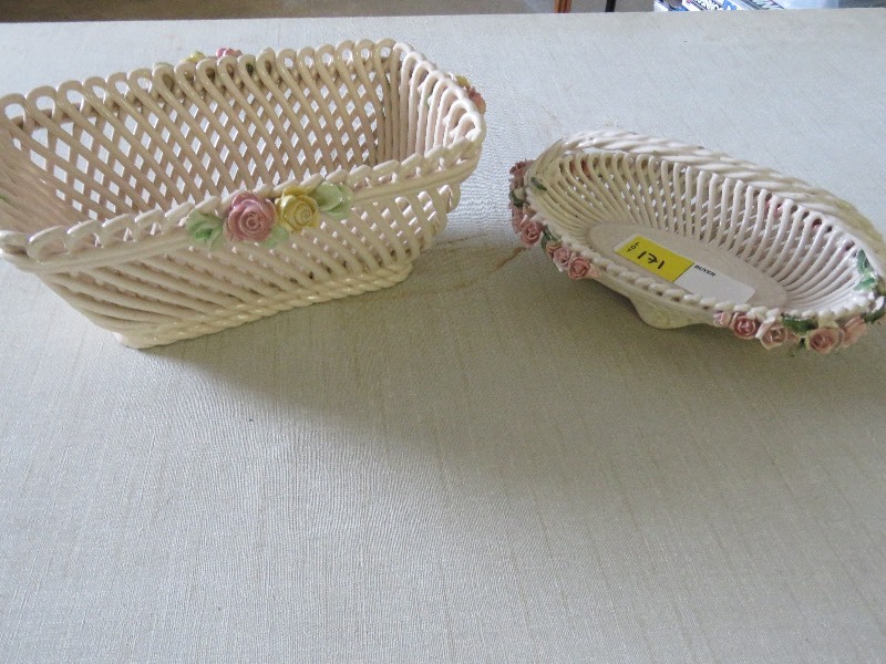 lot 171 image: Ceramic baskets