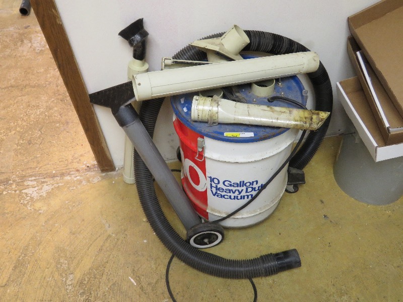 lot 201 image: Garage Lot