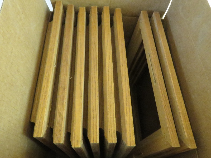 lot 205 image: Wood Picture Frames�