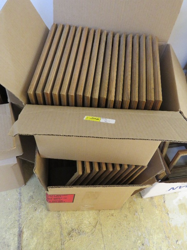 lot 206 image: Wood Picture Frames�