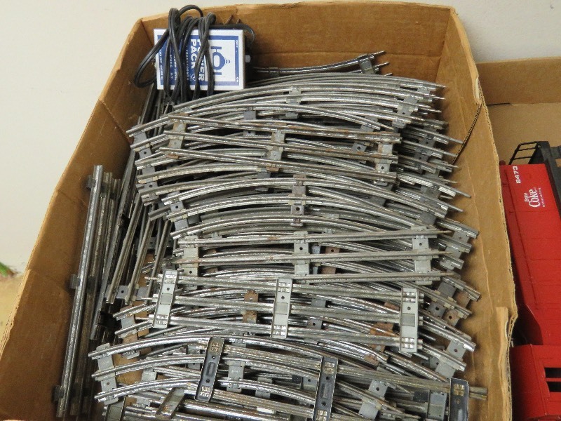 lot 214 image: HO Gauge Train Track and Power Pack