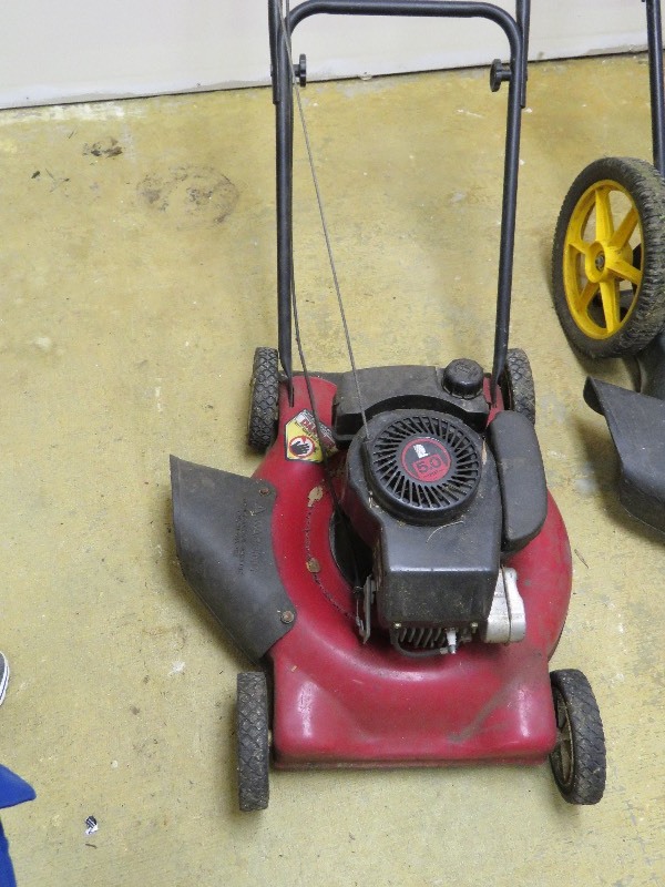 lot 224 image: Lawnmower