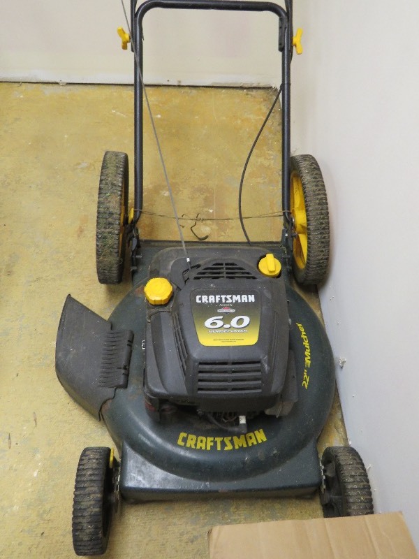 lot 225 image: Craftsman Lawnmower