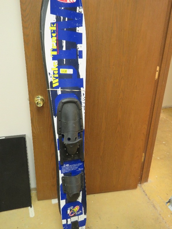 lot 228 image: Water Skis