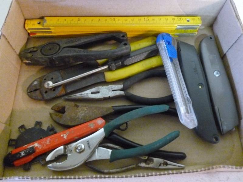 lot 32 image: Tools