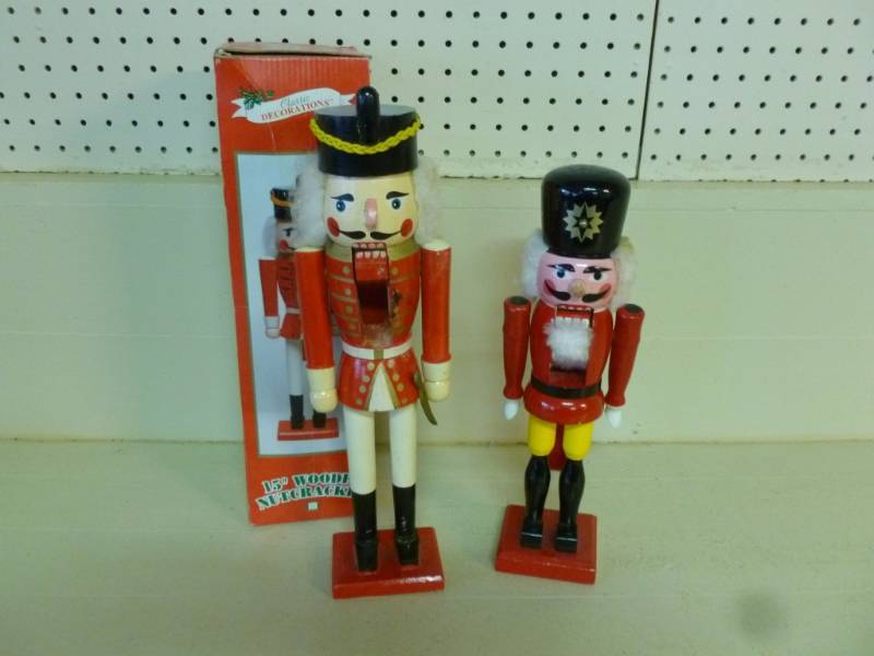 lot 49 image: Nutcracker