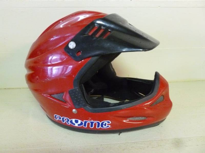 lot 60 image: Helmet