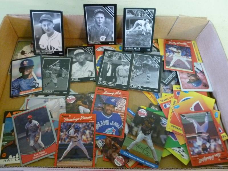 lot 74 image: Sports Cards