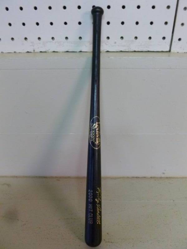 lot 101 image: Minnesota Twins Collectible