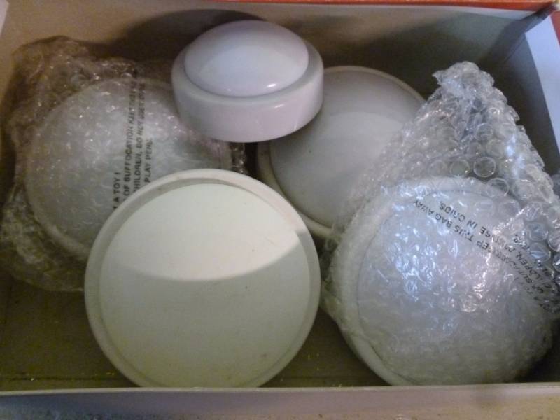 lot 104 image: Closet Lights