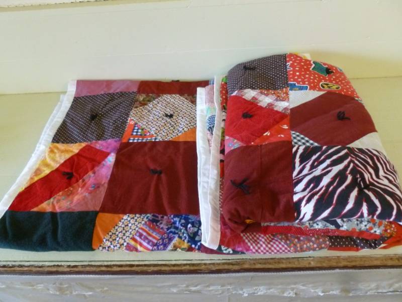 lot 131 image: Handmade Quilt