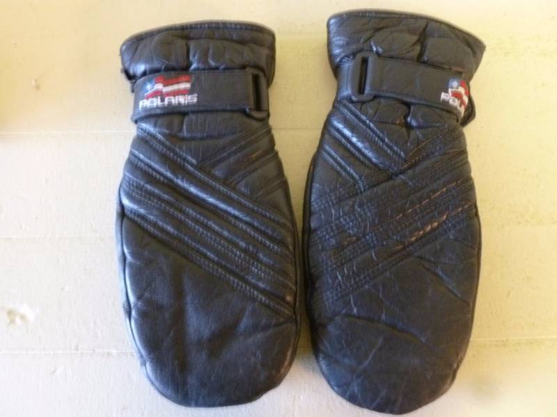 lot 177 image: Polaris Leather Gloves