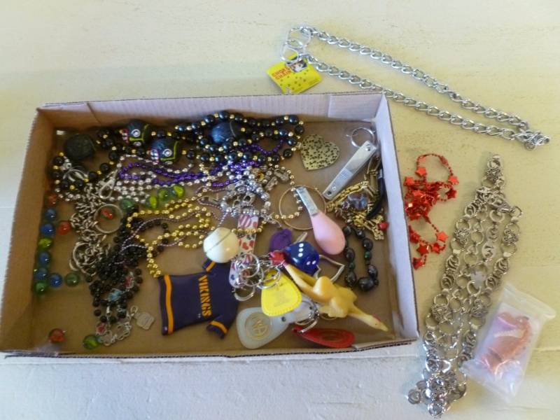 lot 182 image: Costume Jewelry
