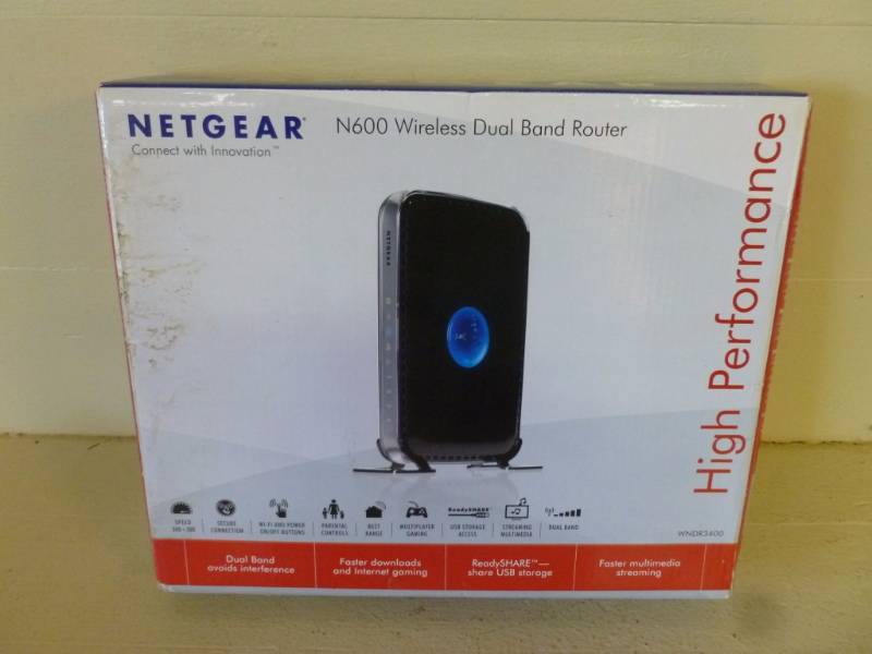 lot 198 image: Wireless Router