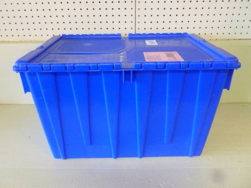 lot 204 image: Storage Tote