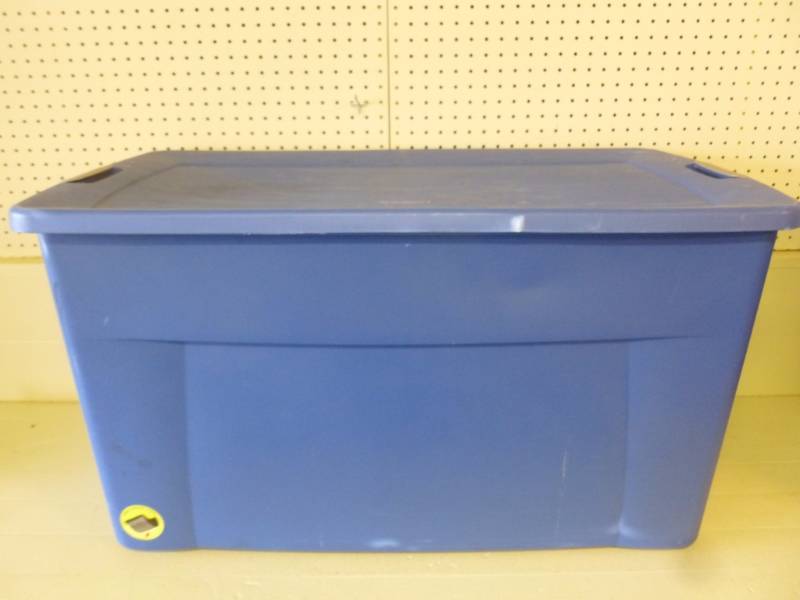 lot 206 image: Storage Tote