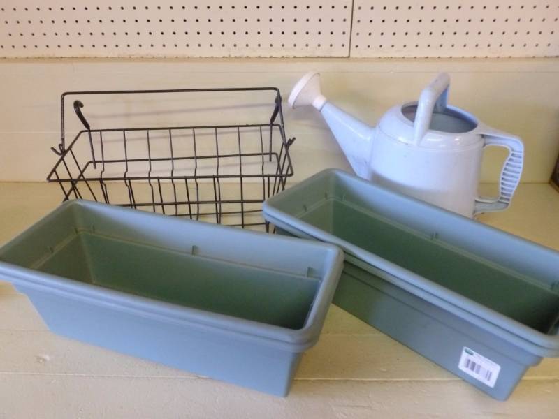 lot 215 image: Planters