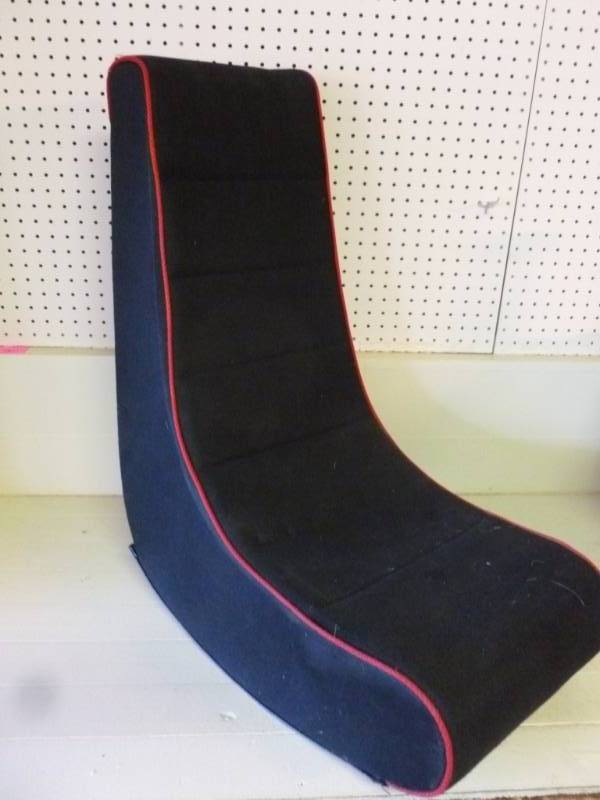 lot 216 image: Gaming Chair