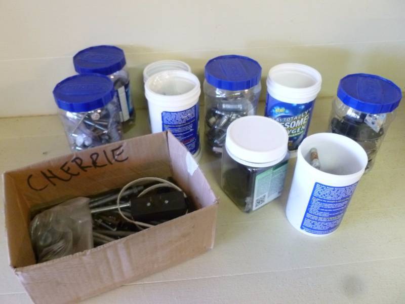 lot 217 image: Handyman Items
