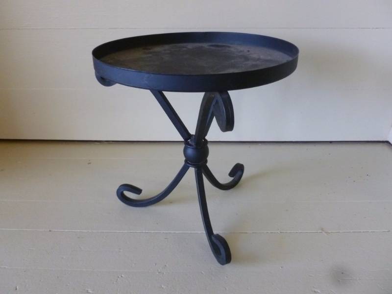 lot 219 image: Plant Stand