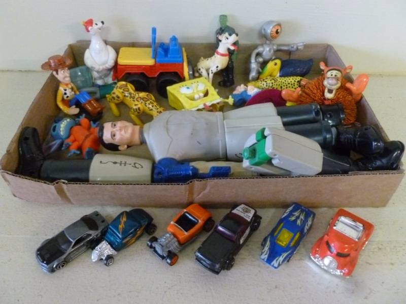 lot 251 image: Toys