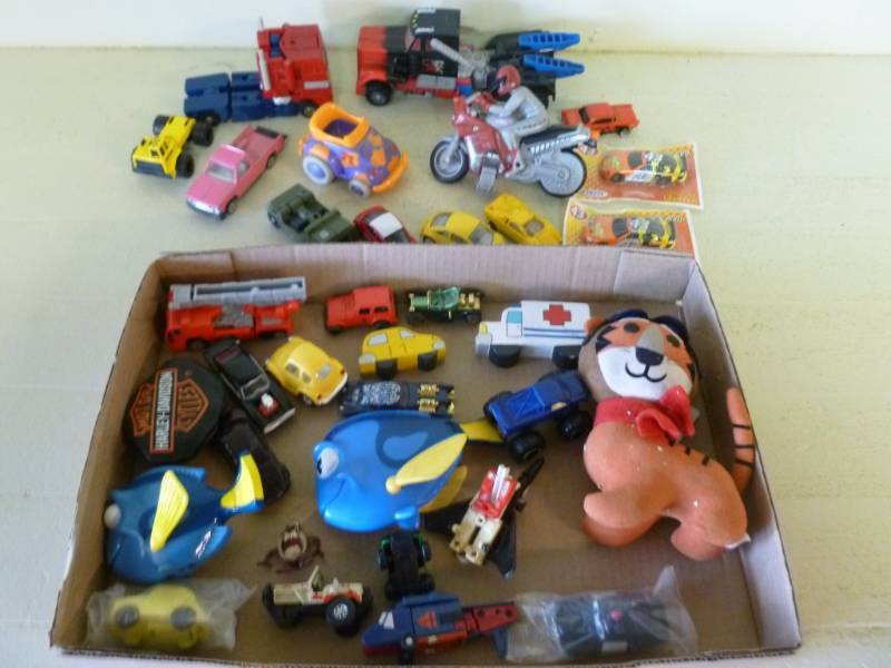 lot 255 image: Toys
