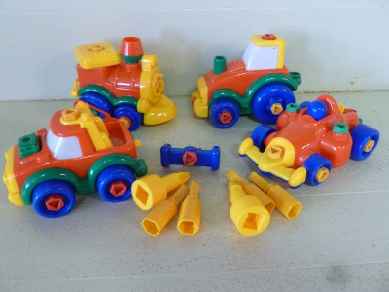lot 257 image: Toys
