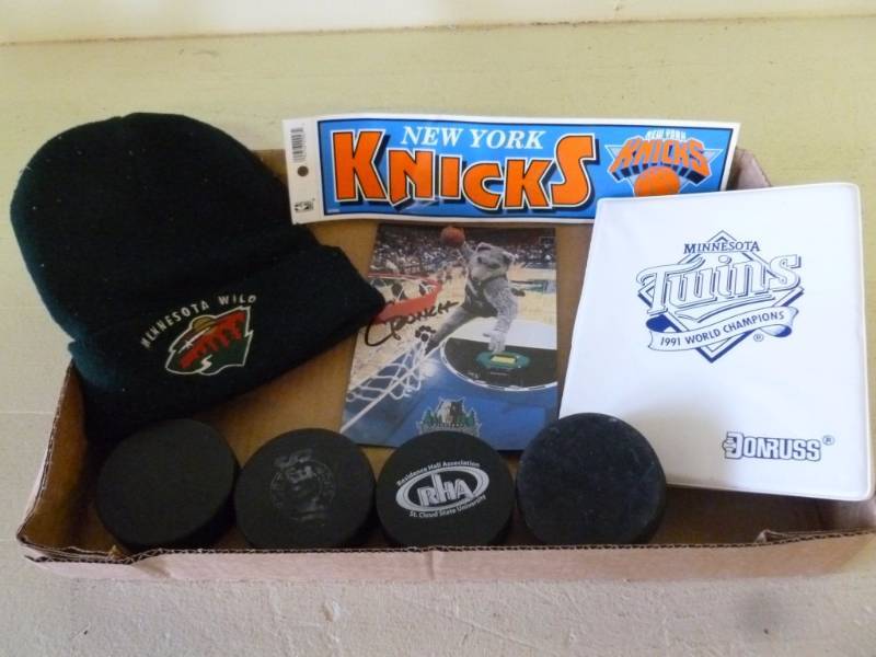 lot 262 image: Sports Collectible