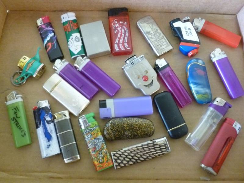 lot 265 image: Cigarette Lighters