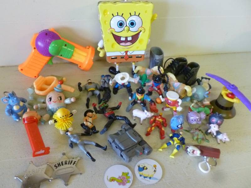 lot 322 image: Toy Figurines