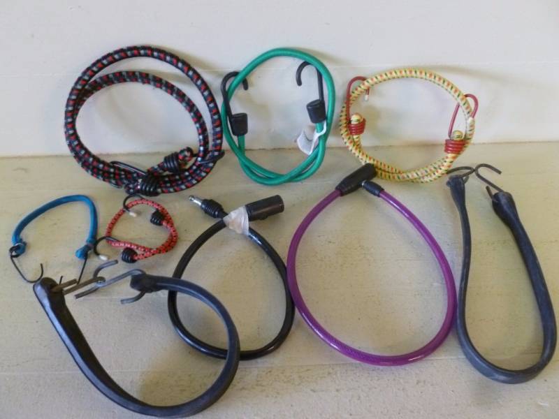 lot 330 image: Bungee Straps
