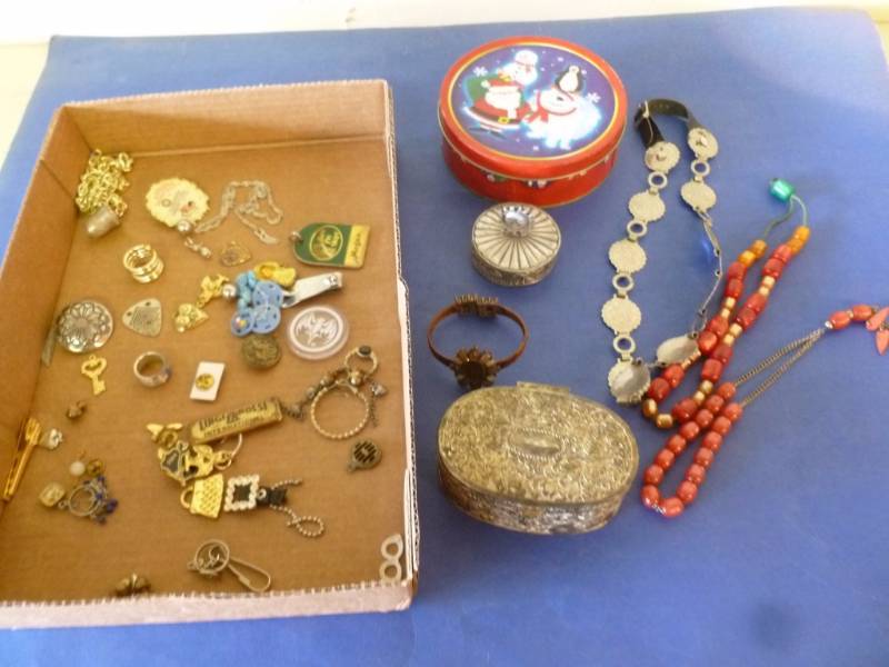lot 333 image: Jewelry