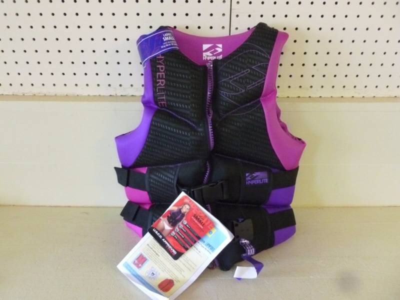 lot 336 image: New Life Jacket