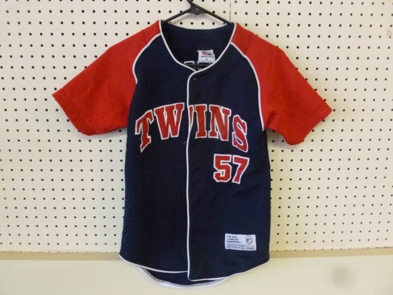 lot 353 image: Minnesota Twins Jersey
