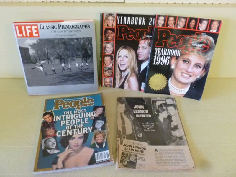 lot 359 image: Magazines