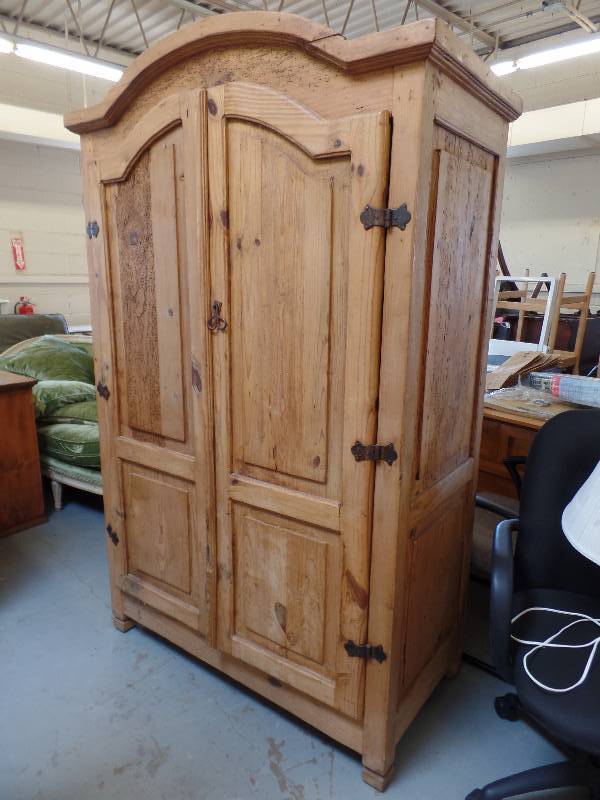lot 1 image: Wooden Cabinet