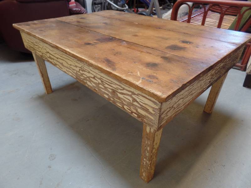 lot 36 image: Wooden Table