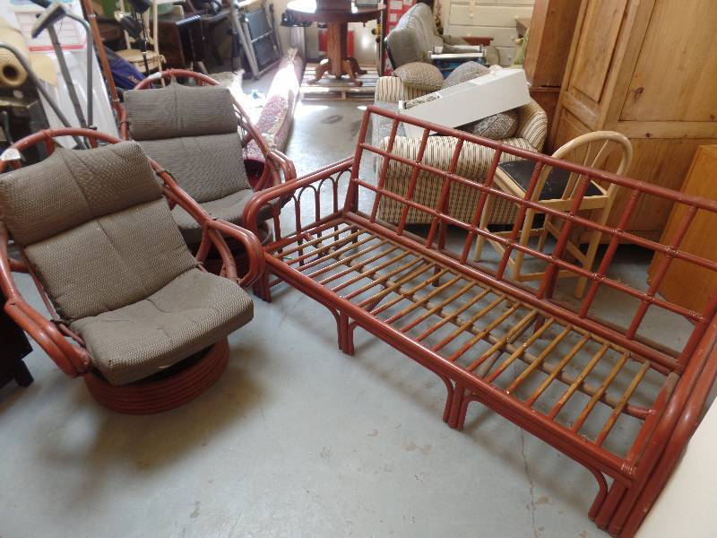 lot 43 image: Bamboo Seating Group