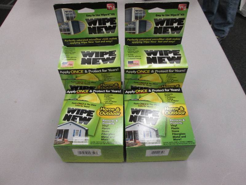 lot 32 image: Lot of 4 Wipe New Pre-Soaked Cleani...