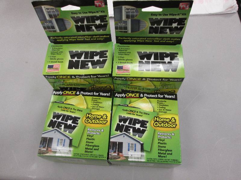 lot 33 image: Lot of 4 Wipe New Pre-Soaked Cleani...