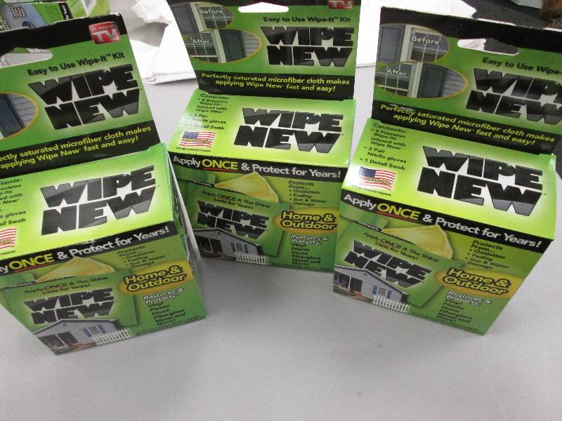 lot 39 image: Lot of 3 Wipe New Pre-Soaked Cleani...